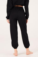 Load image into Gallery viewer, ONZIE - VARSITY SWEATPANT - BLACK FLEECE