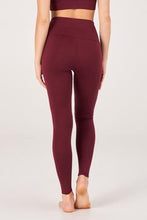Load image into Gallery viewer, ONZIE - LUXE LEGGING - RED WINE