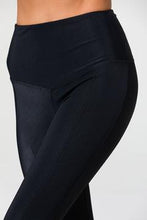 Load image into Gallery viewer, ONZIE - SWEETHEART MIDI LEGGING - BLACK