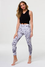 Load image into Gallery viewer, Onzie - KNOT TEE - BLACK