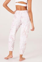 Load image into Gallery viewer, ONZIE - WEEKEND SWEATPANT - ROSE QUARTZ
